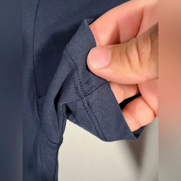 NEW J Crew Christmas T-Shirt Sz Medium Navy Golden Retriever Antlers Graphic Tee - Picture 5 of 12